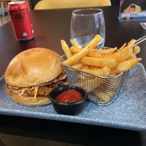 PA' COMER - PULLED PORK SANDWICH