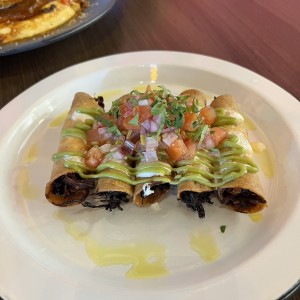 Flautas de brisket