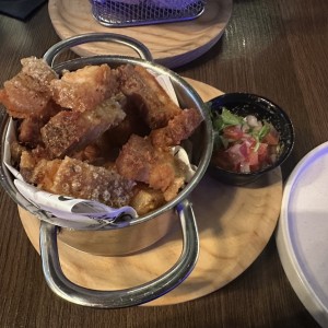 ENTRADAS - CHICHARRONES