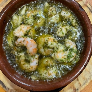 Camarones al ajillo