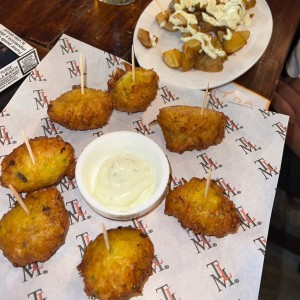 Croquetas de Bacalao con Papas Alioli