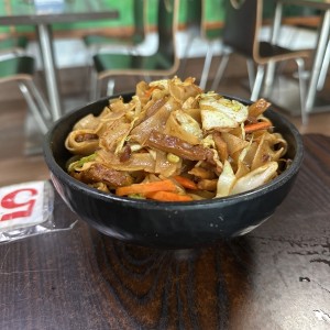 Chow Mein Con Puerco Vegano