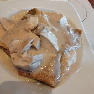 Crepe de pollo con espinaca y queso