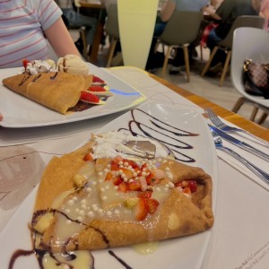 Crepes dulces Montblanc y Nutella con Fresa y Banano