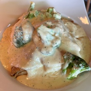 Pollo con brocoli y queso