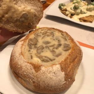 Pan relleno de hongos