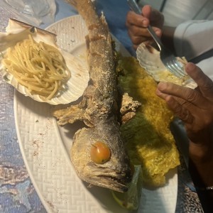 Pescado Entero - Corvina Frita