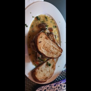 almejas al ajillo
