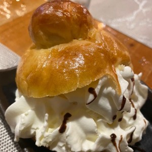 Brioche con Panna