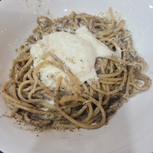 pasta trufada con burrata 