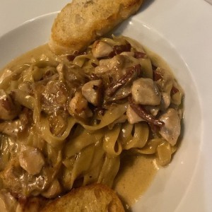 Pastas Frescas - Fettuccines con Pollo