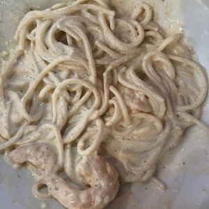 Pasta Alfredo con Camarones