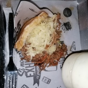 Arepa con ropa vieja