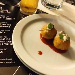 Croquetas de papas bravas