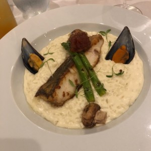 Pesca del dia con arroz cremoso