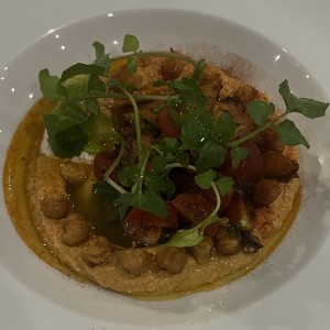 Hummus de pulpo a la brasa