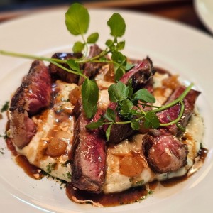 arroz meloso con queso de cabra y rib eye halal 