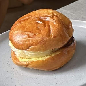 Breakfast sandwich 