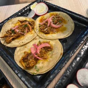 Tacos de Chochinita Pibill