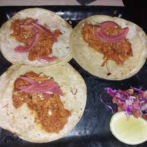 Tacos de Chochinita Pibill