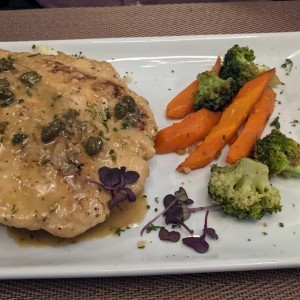 Platos Fuertes - Chicken Madeira