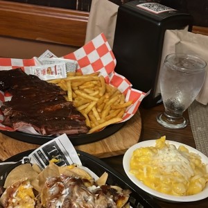 Ribs y mac and cheese