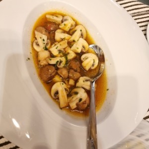 Hongos al Ajillo