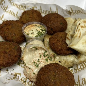 Falafel Pan Pita y Tarta
