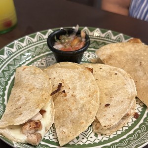 Quesadillas de Pollo y Queso