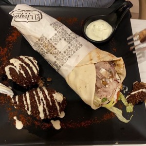 Shawarma mixto con kibbeh