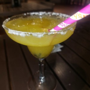 margarita maracuya a la roca