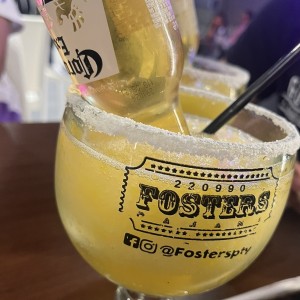 Margarita coronada  de mango