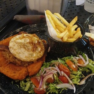 Milanesa de Pollo al Caballo