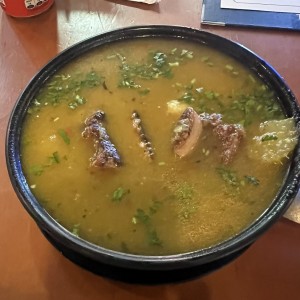 Sopa de costilla ahumada 