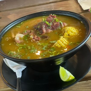 Sopa de carne ahumada 