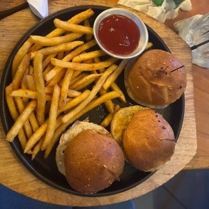 Brisket con papas fritas 