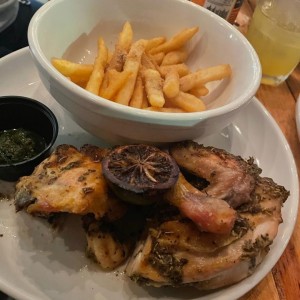 Pollo Butter & Herbs con papitas umami