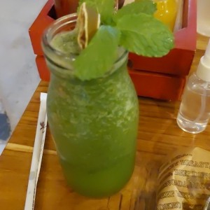 limonada con hiervabuena