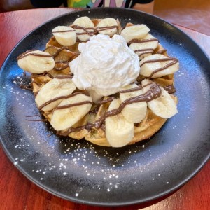 Waffles con banana y chocolate 