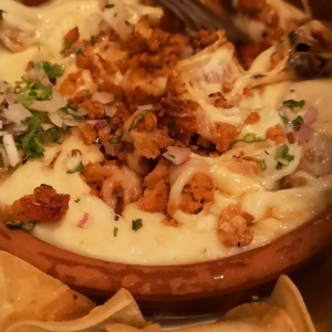 Queso fundido con Chorizo 