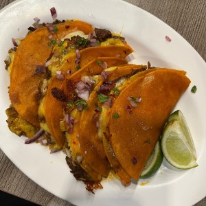 Quesatacos de birria