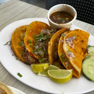 Queso taco con Consome 