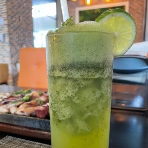 Limonada con hierbabuena 