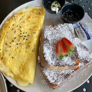 Omelet de jamon con mozzarella y tostadas francesas 