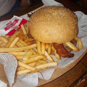 Hamburguesa BBQ en combo 