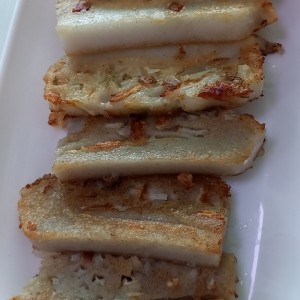 pastel de nabo frito con colita se camaron