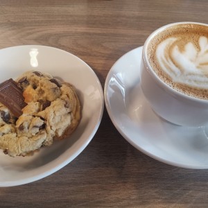 Capuchino y galleta