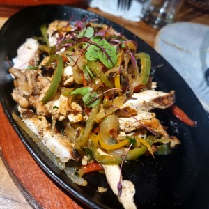 FAJITAS DE POLLO A LA BRASA