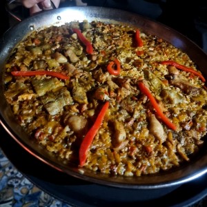 Paella de carne