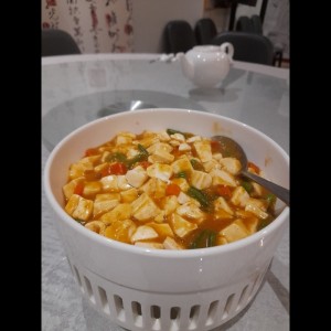 Tofu con Huevos de Cangrejo